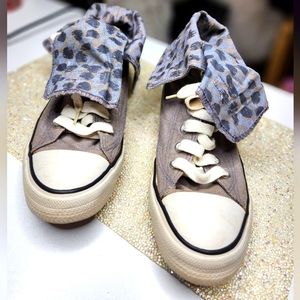 Airwalk shoes "chukies"